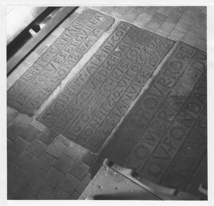 Dalle funéraire d'Alain Combray et de son fils Christofle