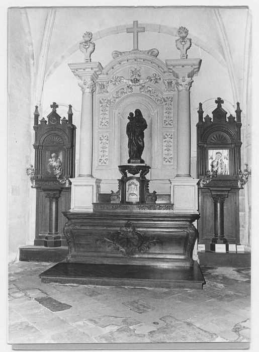 maître-autel, gradin d'autel, tabernacle, socle