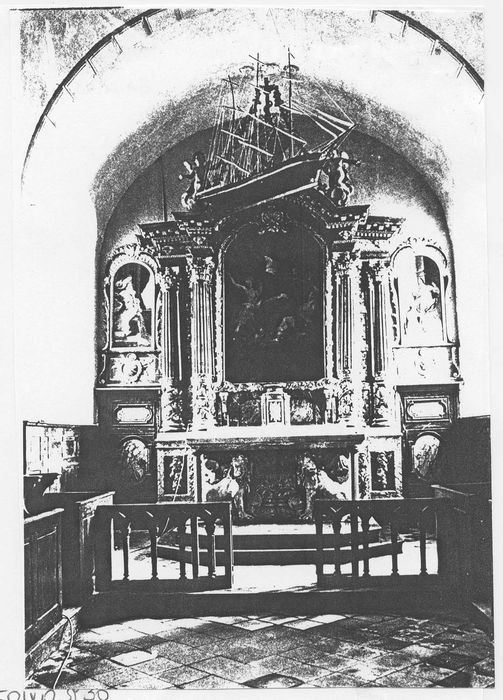 Carrelage du choeur et pavage