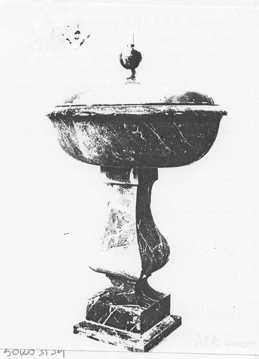 Fonts baptismaux et leur couvercle