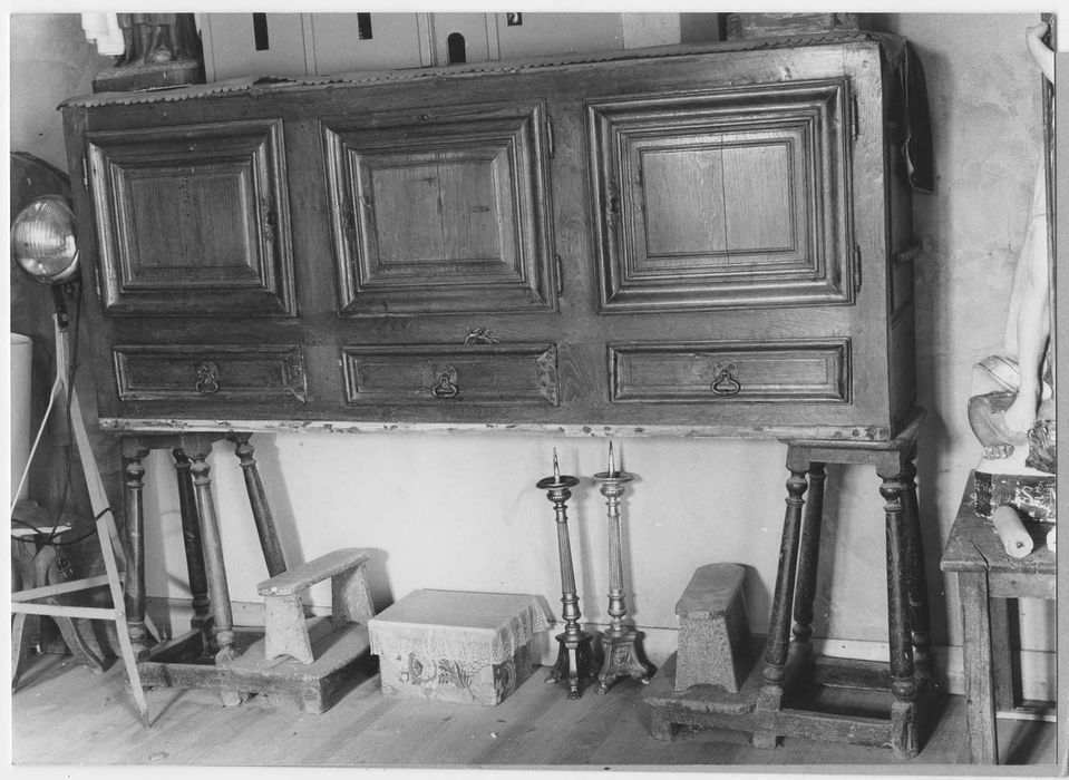 Deux tabourets de chantre