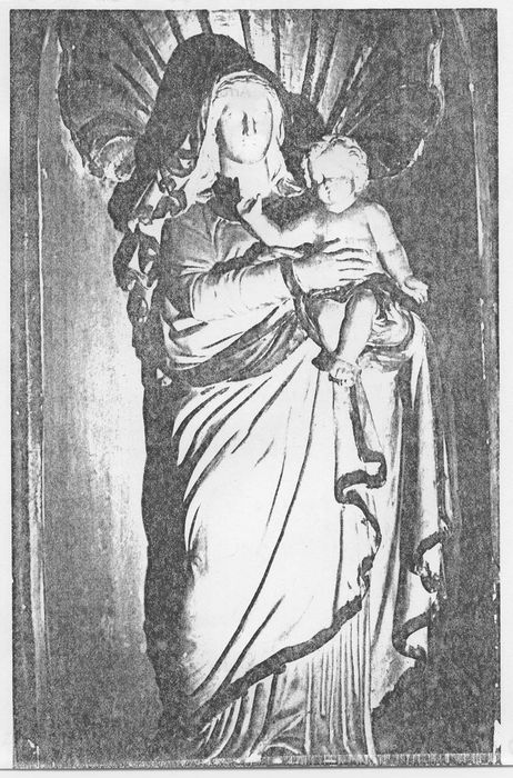 Statue et sa niche : Vierge à l'Enfant