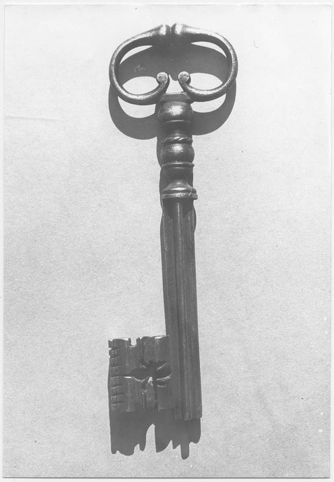 Serrure de la porte sud de la nef et sa clé