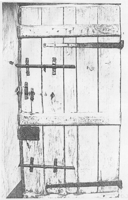 Porte sud de la sacristie