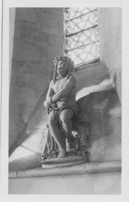 Statue : Christ aux outrages