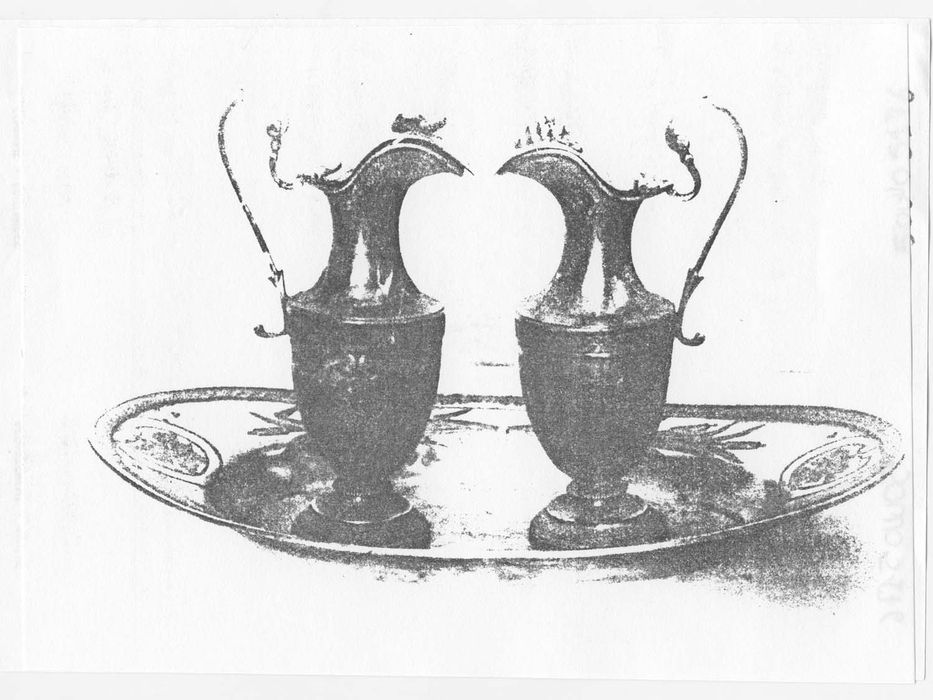 un paire de burettes et leur plateau, (photocopie numérisée) 