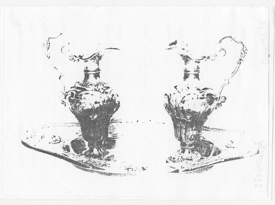 un paire de burettes et leur plateau, (photocopie numérisée) 