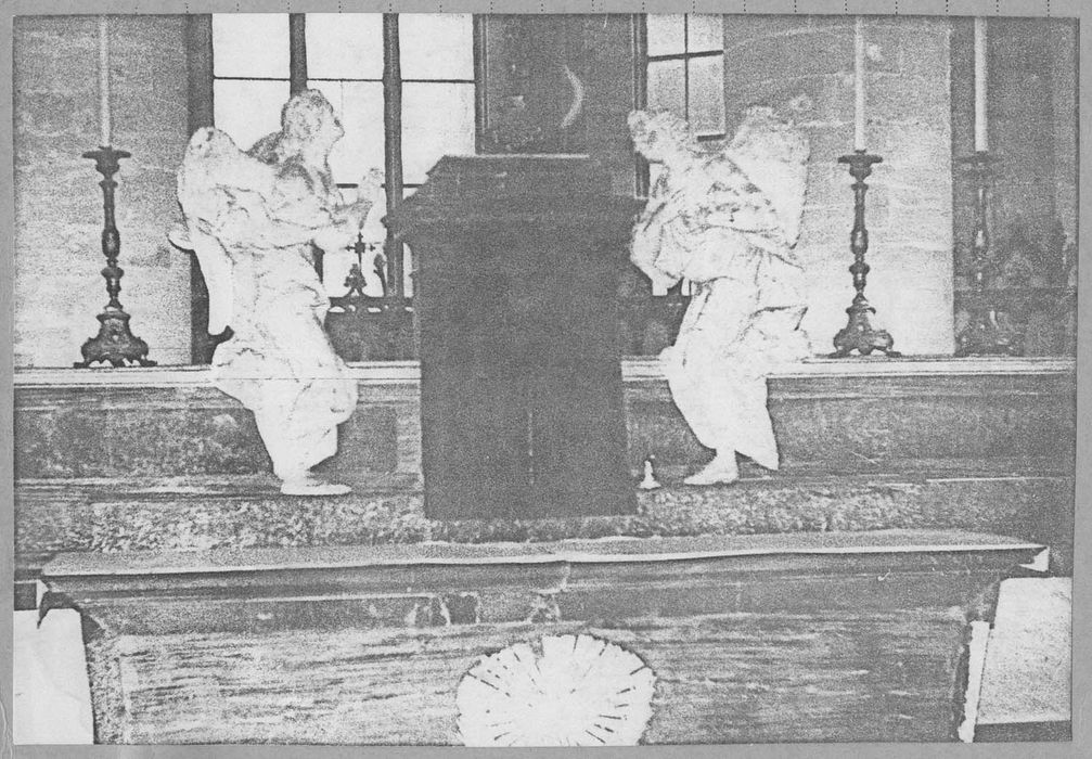 Deux statues : Anges adorateurs