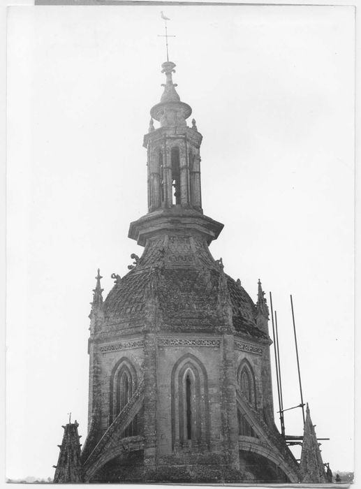 Coq et croix de faîtage de la tour occidentale