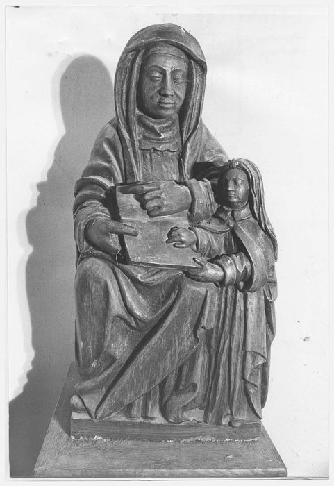 Groupe sculpté : Education de la Vierge