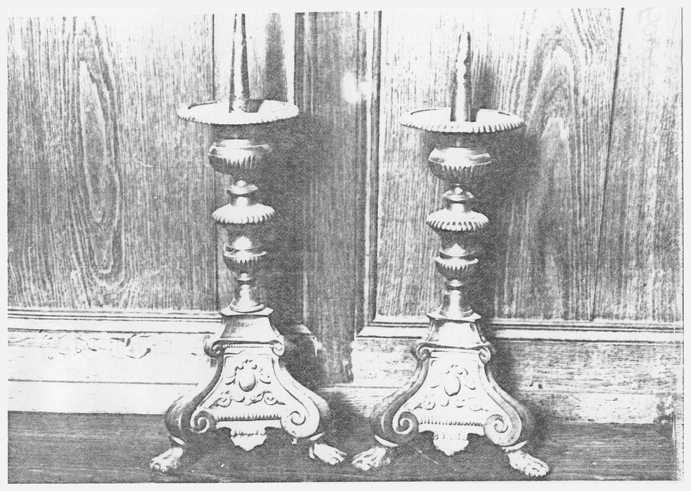 Paire de chandeliers d'autel
