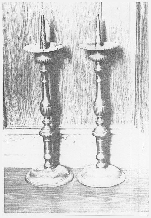 Paire de chandeliers d'acolyte