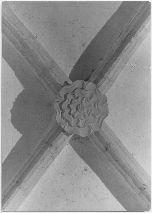 Clef de voûte de la travée centrale de la nef