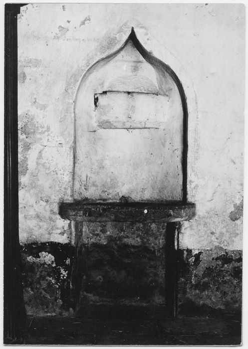 Lavabo en niche de la sacristie