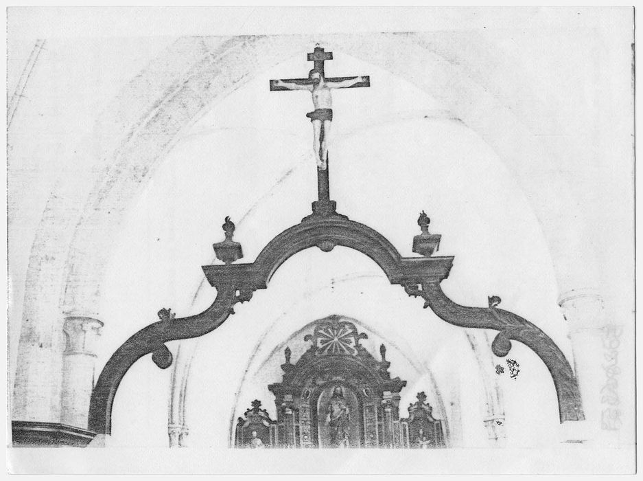 poutre de gloire et sa statue : Christ en croix, (photocopie numérisée) 