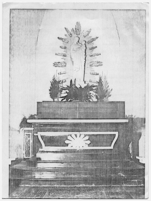 autel (maître-autel) et trois degrés, (photocopie numérisée) 