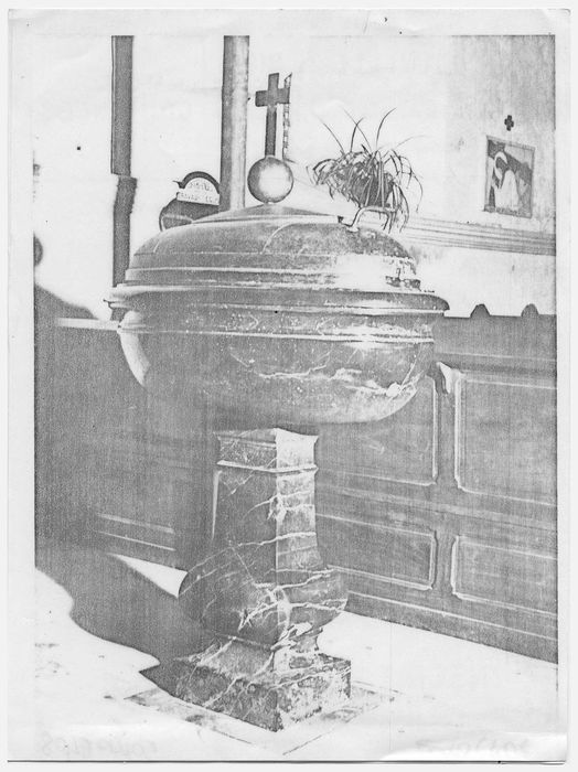 fonts baptismaux et leur couvercle, (photocopie numérisée) 