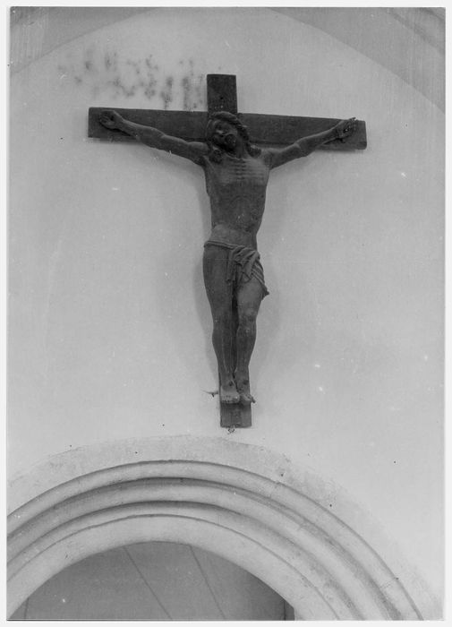 Statue : Christ en croix