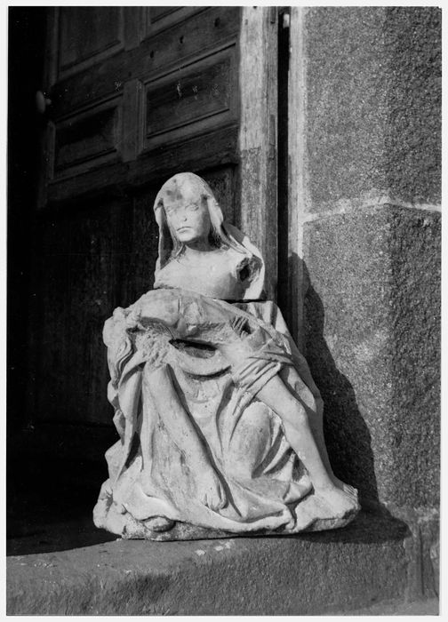 groupe sculpté : Vierge de Pitié