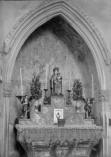 Eglise : Vue intérieure de la chapelle de la Vierge