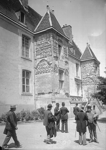 Hôtel de Ville : Palais abbatial de Jacques d'Amboise