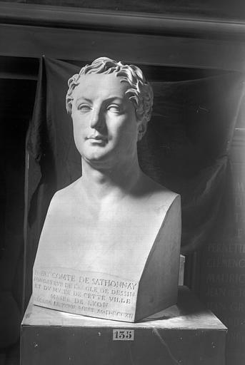 Buste en marbre (sculpture lyonnaise) : Le Comte de Sathonay, maire de Lyon (mort en 1812)