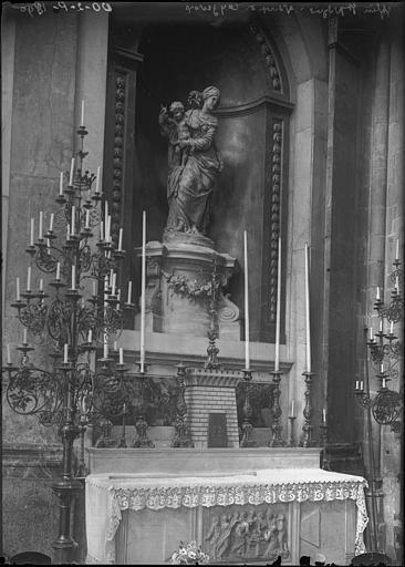 Chapelle de la Vierge, transept droit : Statue de la Vierge à l'Enfant