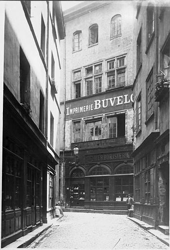 Vue de la rue de la Monnaie