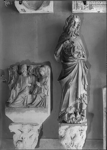 Statue en marbre peint et doré : Saint Jean-Baptiste;Haut-relief en pierre peinte