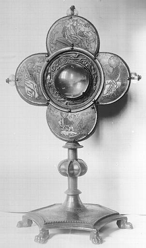 Reliquaire quadrilobé en cuivre gravé doré et émaillé sur champlevé