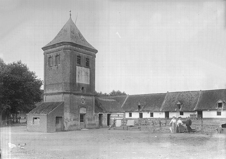 Cour intérieure et tour