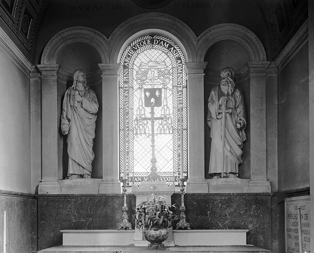 Chapelle du bas-côté sud : Statues de saint Jean et saint Paul