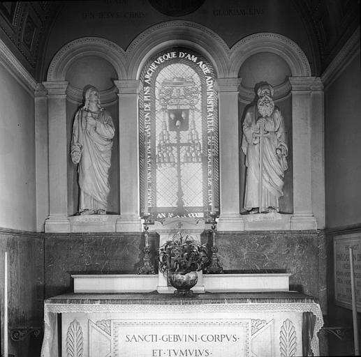 Chapelle du bas-côté sud : Statues de saint Jean et saint Paul