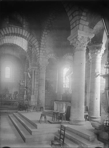 Vue intérieure à la croisée du transept, vers le nord