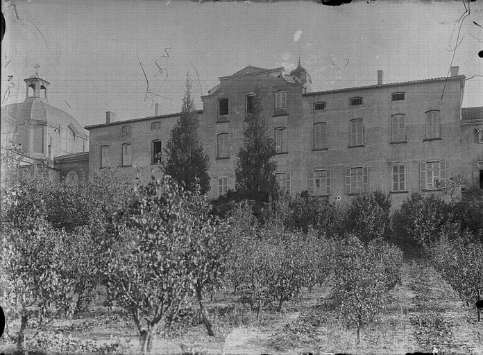 Façade sur jardin