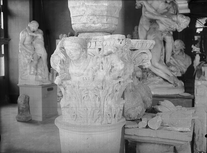 Chapiteau trouvé près du Bâtardeau à Auxerre