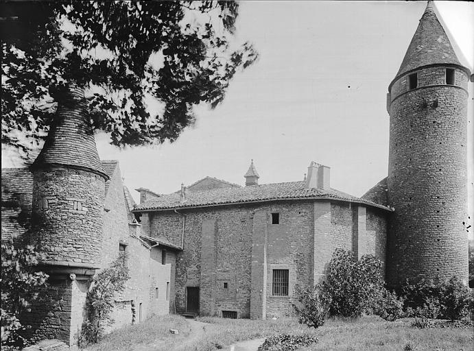 Donjon : Vue prise du nord-ouest