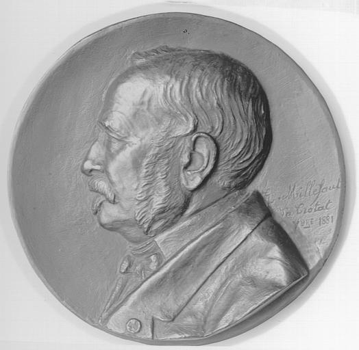 Médaillon circulaire sculpté en bas-relief : Portrait d'homme