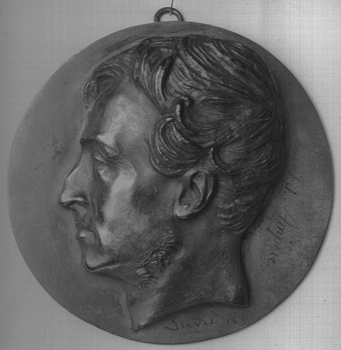 Médaillon circulaire sculpté en bas-relief : Portrait de J.J. Ampère (1800-1864)