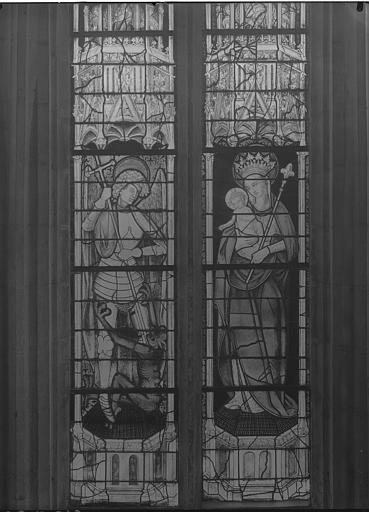 Panneau de vitrail (partie médiane) : Saint Michel. La Vierge à l'Enfant