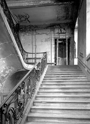 Escalier d'honneur : dégradations