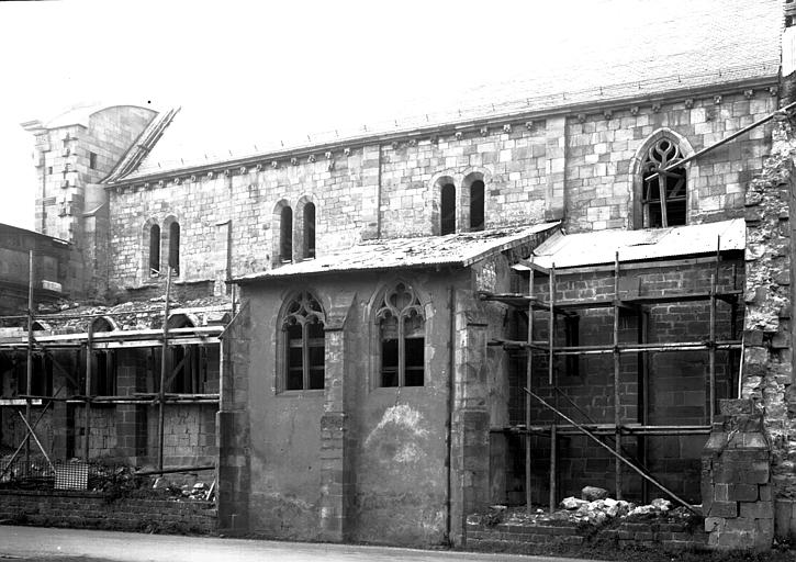 Façade latérale sud : couverture provisoire du collatéral