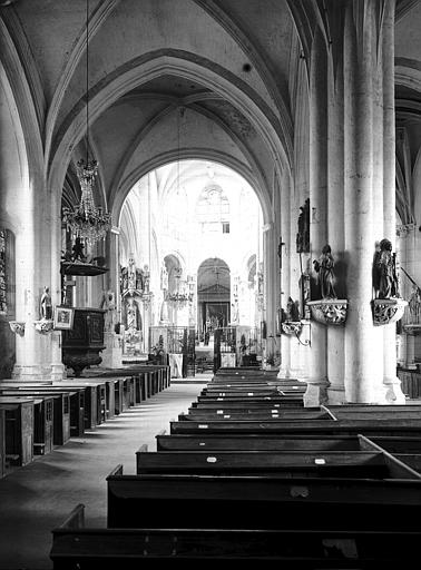 Nef et choeur vers l'est