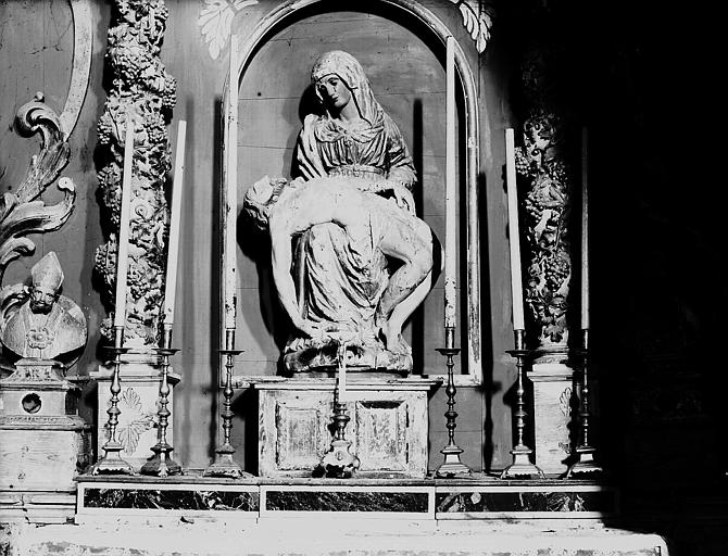 Groupe en bois peint et doré : Vierge de Pitié - © Ministère de la Culture (France), Médiathèque du patrimoine et de la photographie, diffusion GrandPalaisRmn Photo