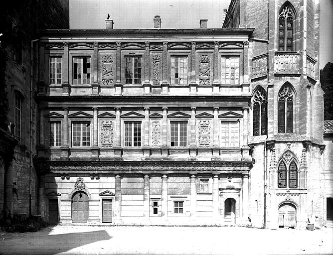 Façade Renaissance sur cour d'honneur