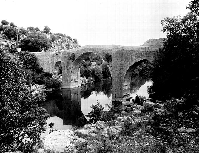 Vieux pont sur l'Hérault