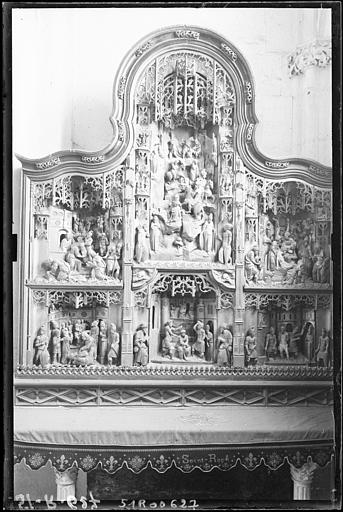 Retable en bois doré de la troisième chapelle latérale sud