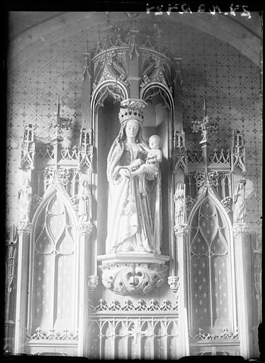 Statue en pierre polychromée : Vierge à l'Enfant