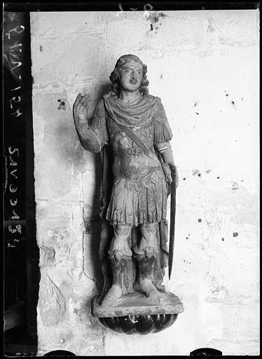 Statue en bois : saint Hippolyte