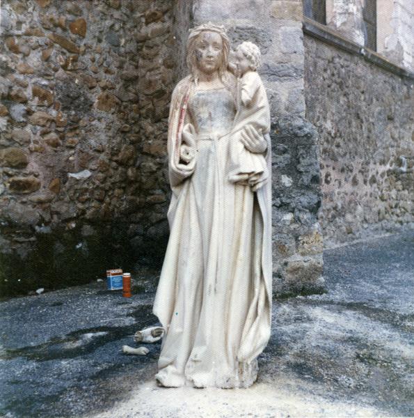 statue : Vierge à l'Enfant déposée